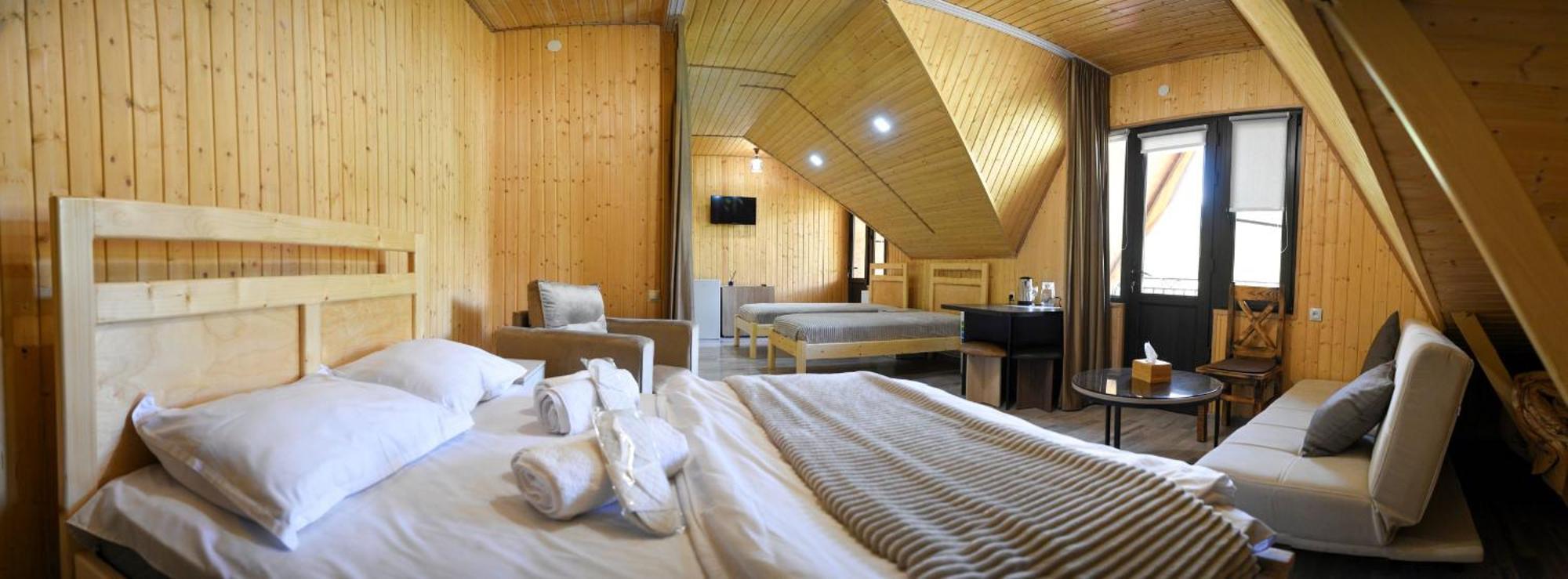 Dom Adonis Hotel Dilisan Kültér fotó