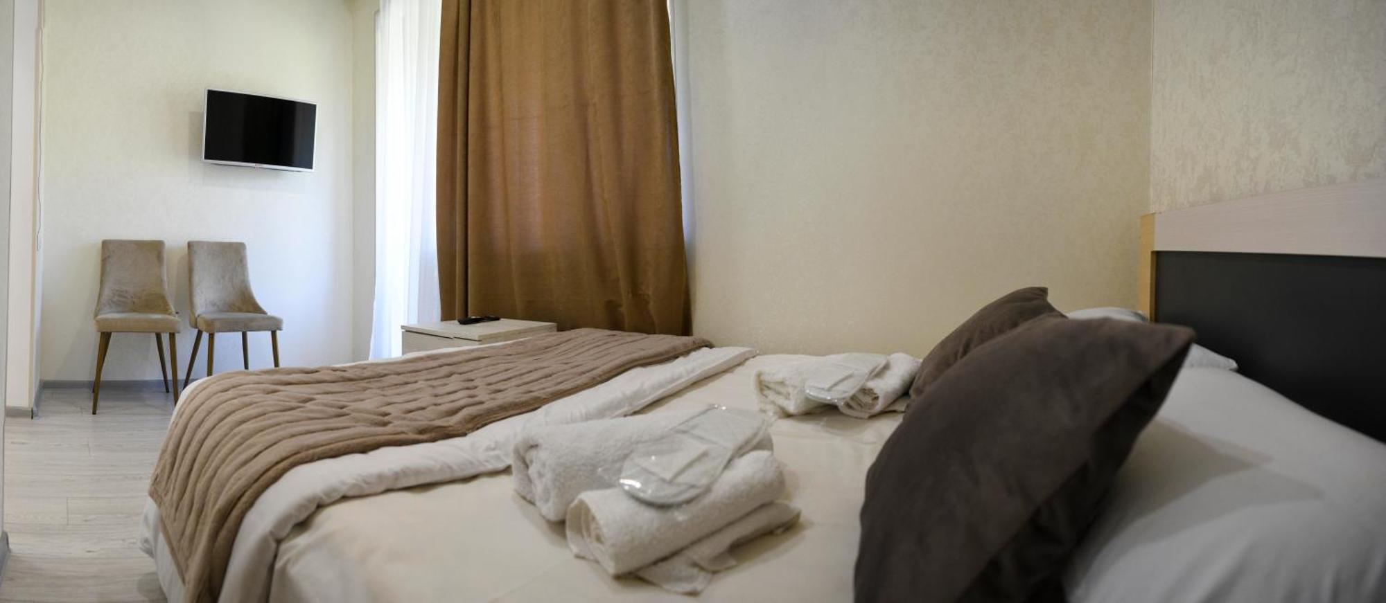 Dom Adonis Hotel Dilisan Kültér fotó