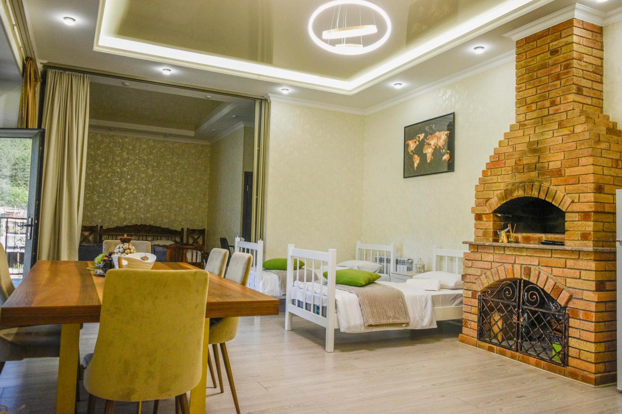 Dom Adonis Hotel Dilisan Kültér fotó