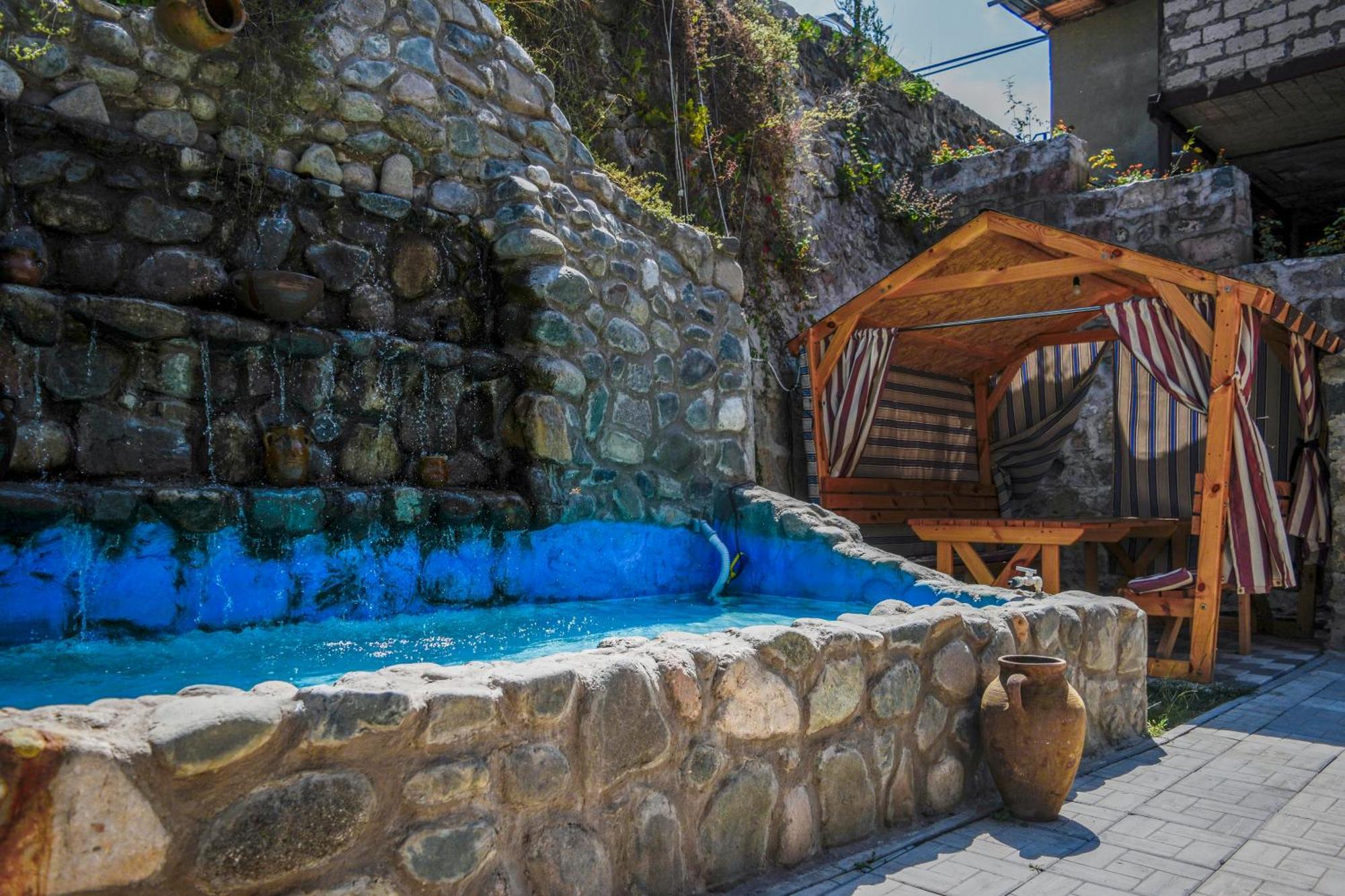 Dom Adonis Hotel Dilisan Kültér fotó