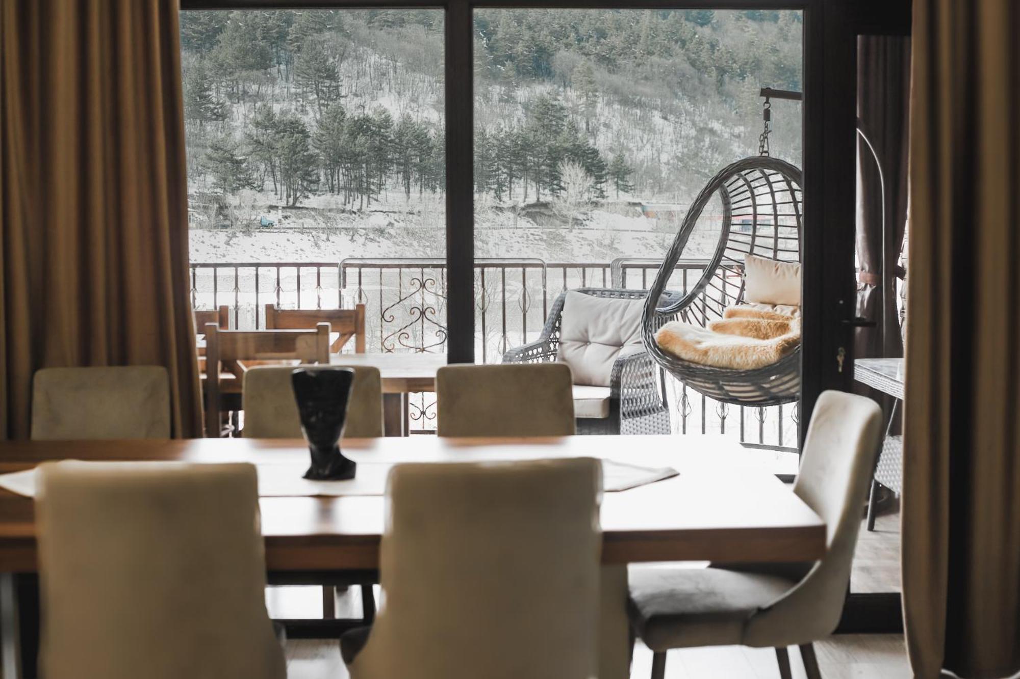 Dom Adonis Hotel Dilisan Kültér fotó