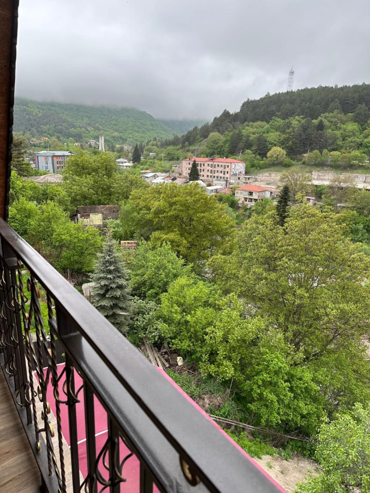 Dom Adonis Hotel Dilisan Kültér fotó